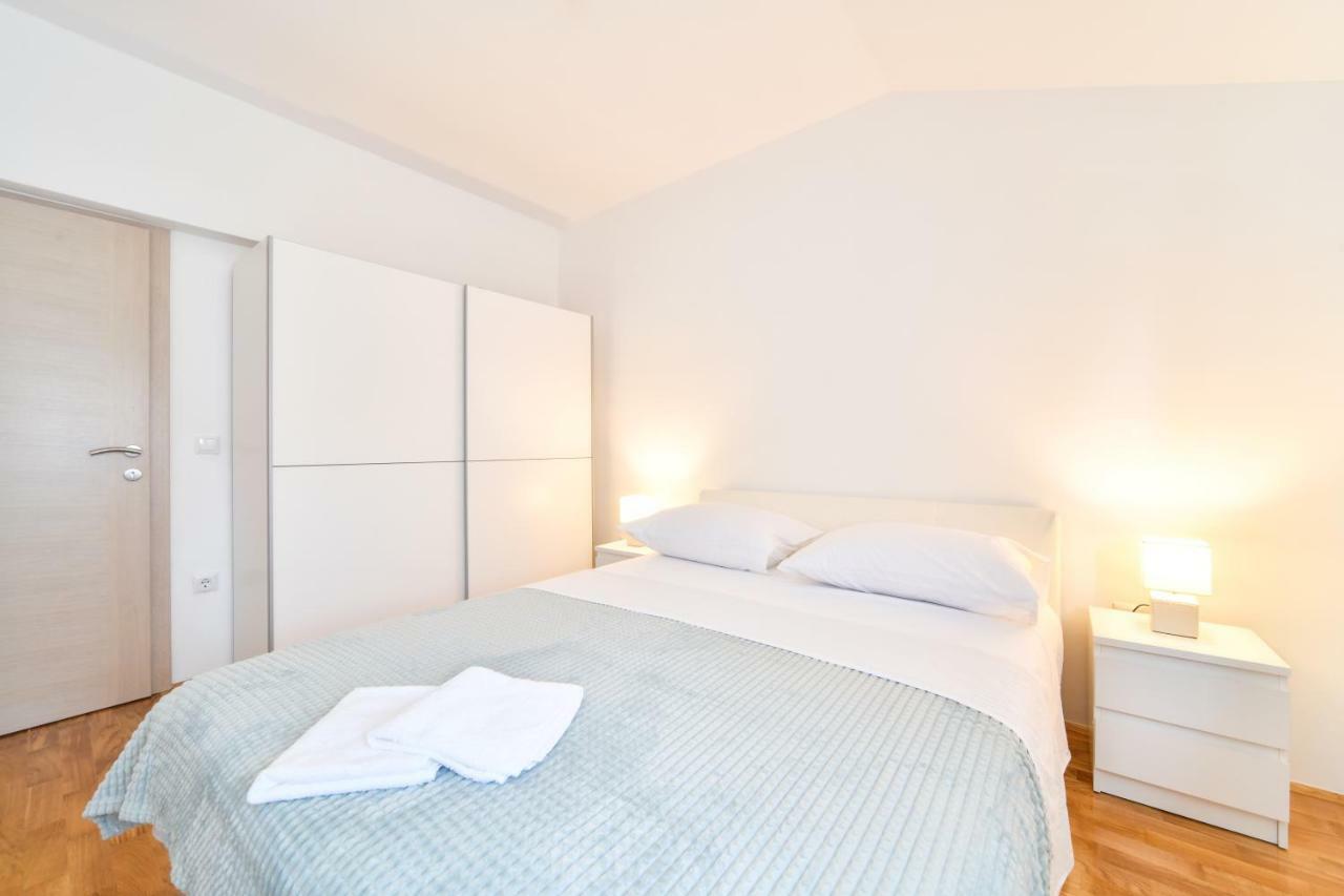 Apartman Novokmet-Crno Hotell Zadar Exteriör bild