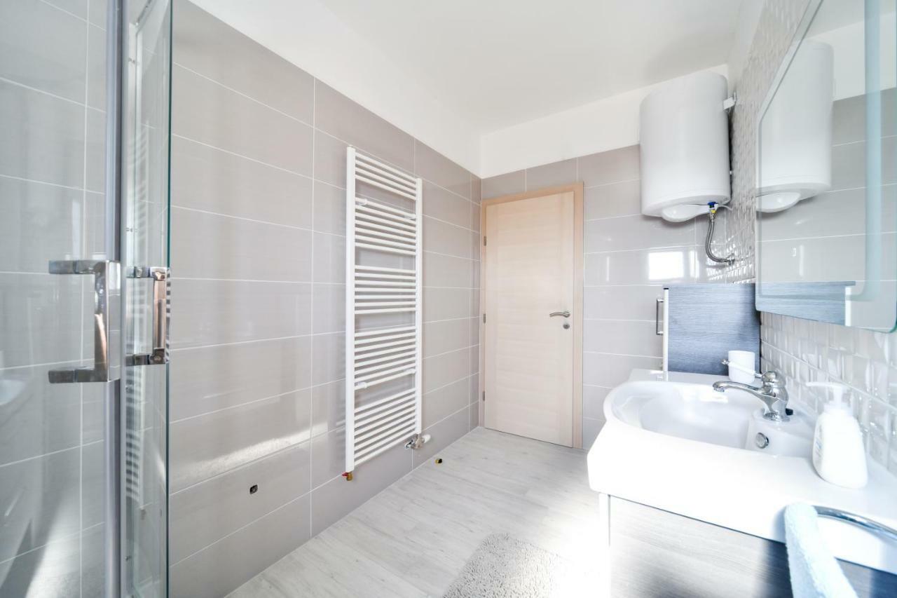 Apartman Novokmet-Crno Hotell Zadar Exteriör bild