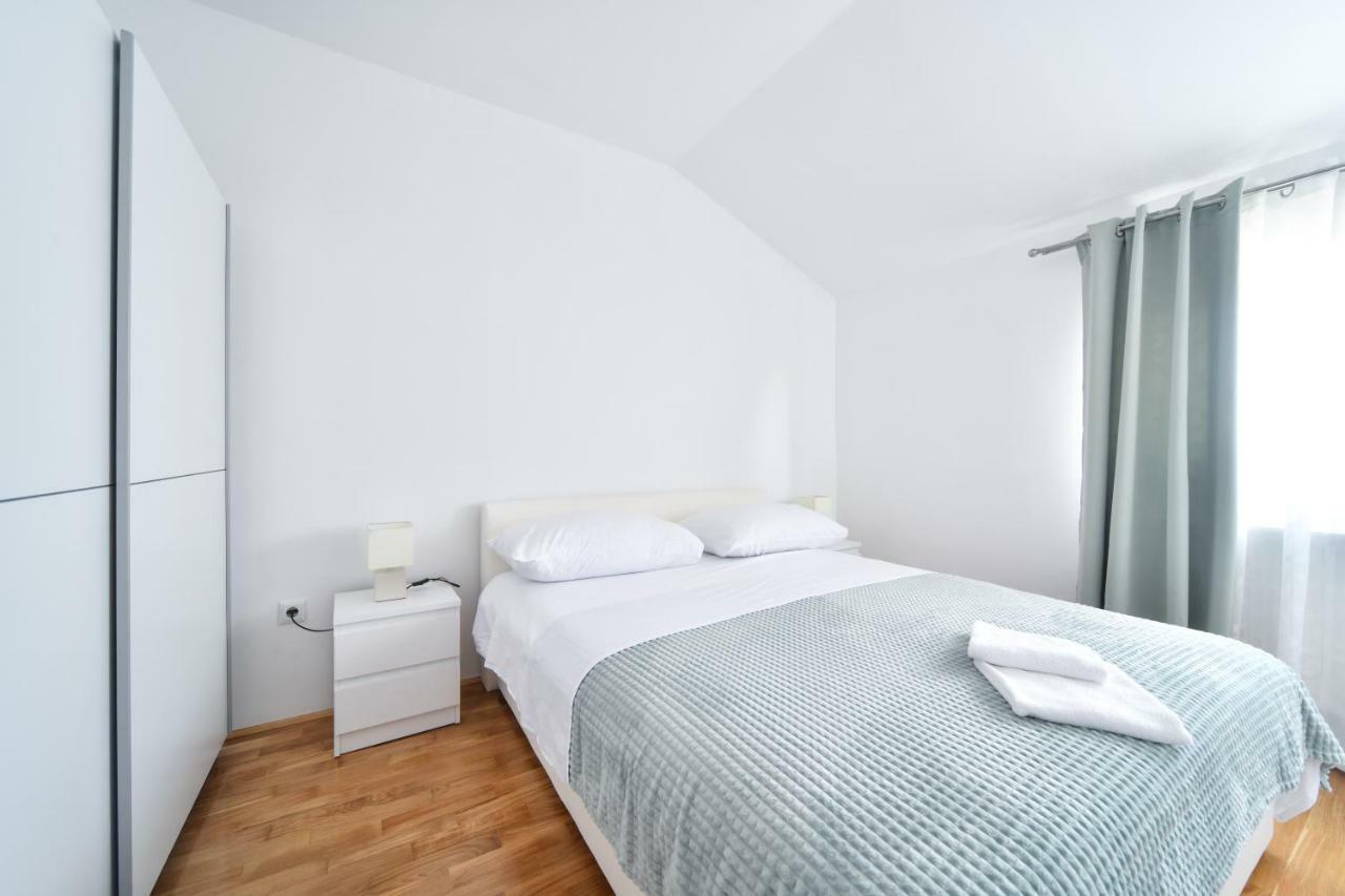 Apartman Novokmet-Crno Hotell Zadar Exteriör bild