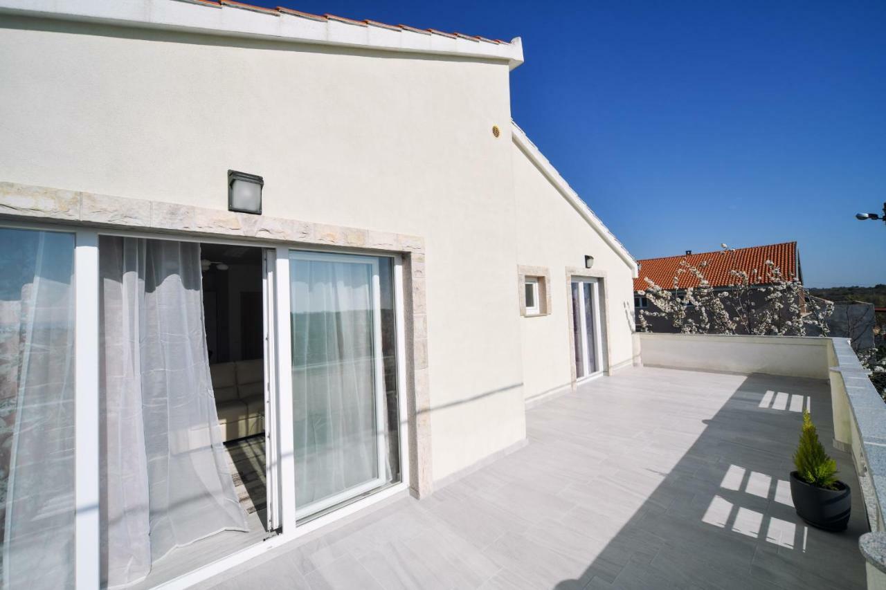 Apartman Novokmet-Crno Hotell Zadar Exteriör bild