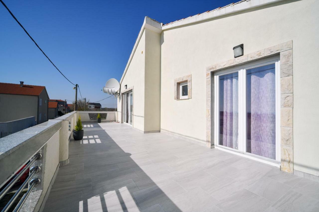 Apartman Novokmet-Crno Hotell Zadar Exteriör bild